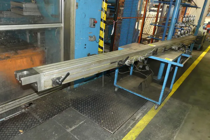 Linearführung Maße in cm ca. 385 cm lang